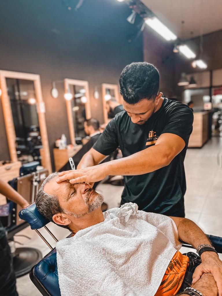Home - Escola de cabeleireiros e barbeiros J R Martins